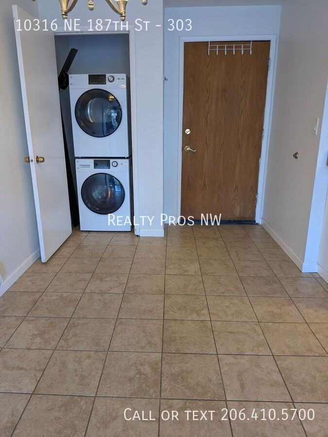 10316 Ne 187th St #303 - Photo 2 of 11