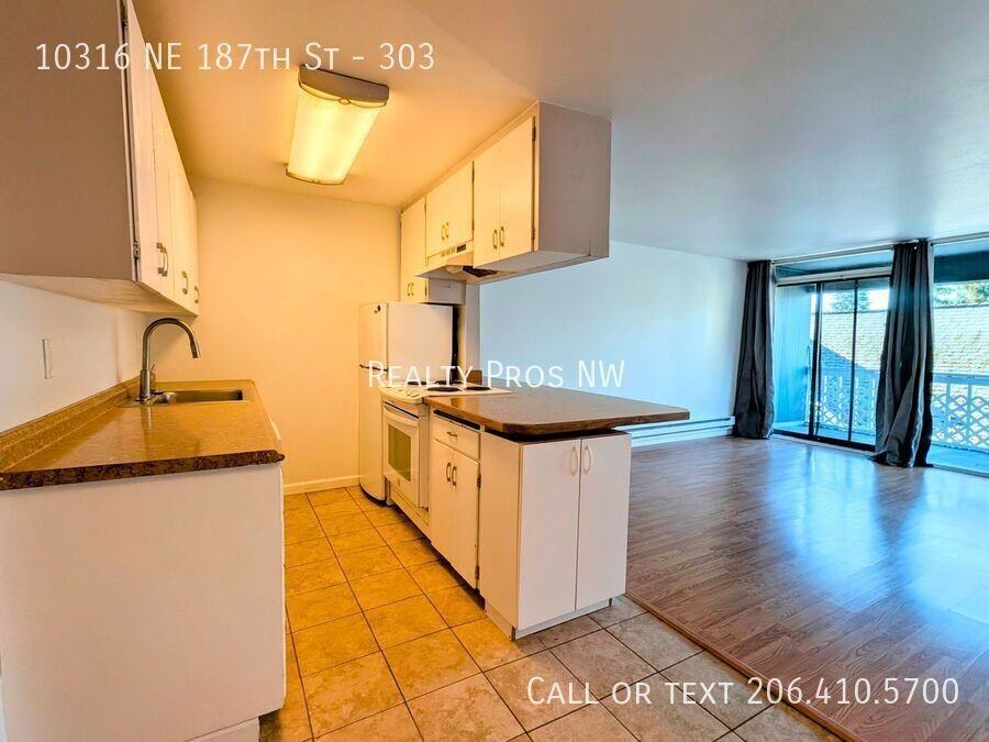 10316 Ne 187th St #303 - Photo 3 of 11