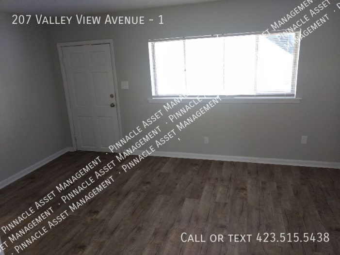 207 Valley View Ave #1 - Photo 4 of 32