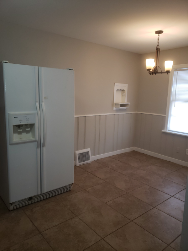 2457 Shannon Ave - Photo 5 of 17