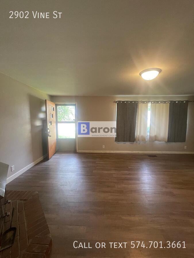 2902 Vine St - Photo 3 of 10