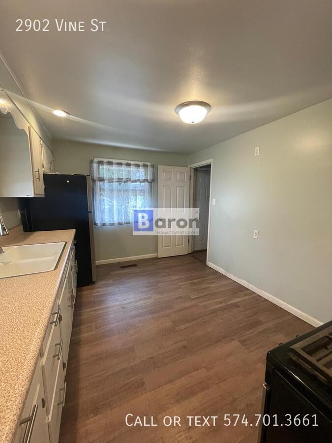 2902 Vine St - Photo 5 of 10