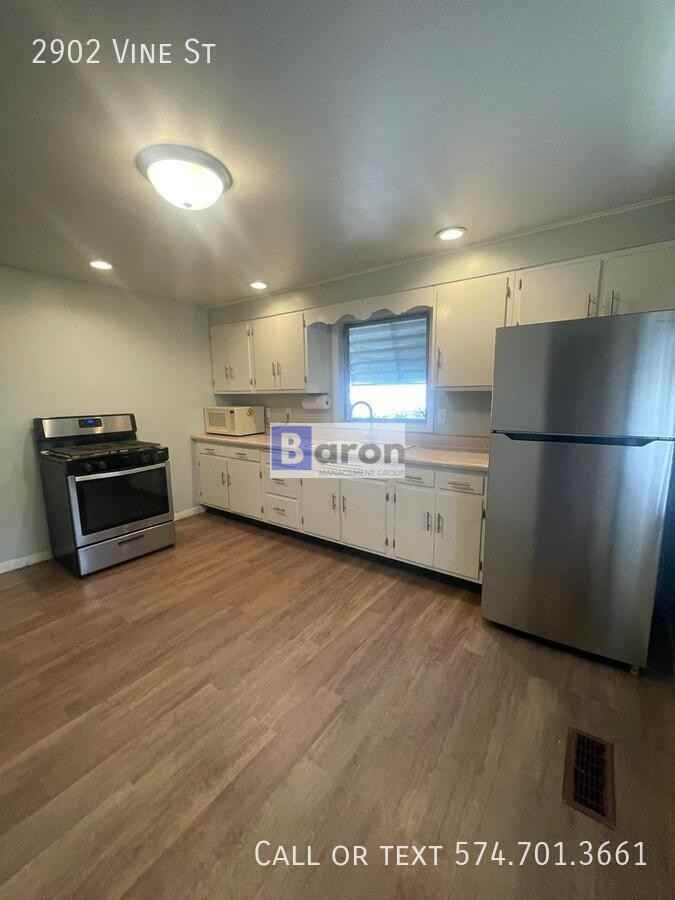 2902 Vine St - Photo 6 of 10