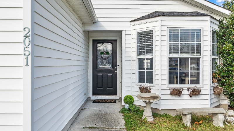 2051 W Windgate Ct - Photo 2 of 9