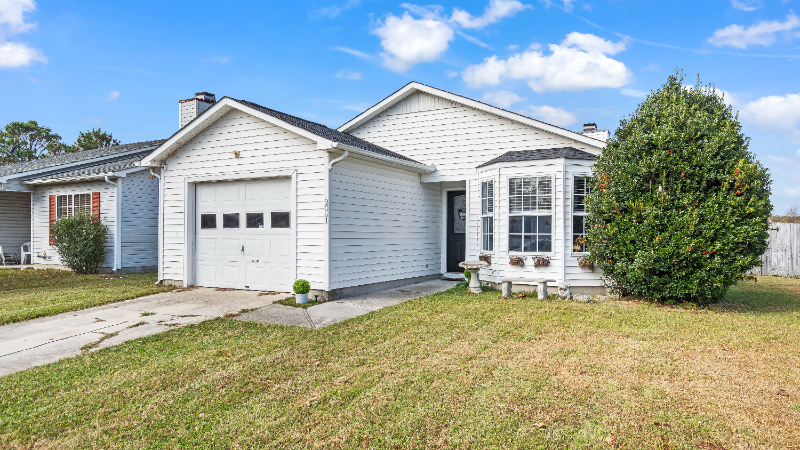 2051 W Windgate Ct - Photo 3 of 9