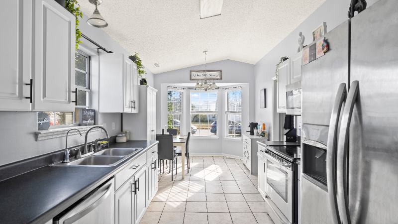 2051 W Windgate Ct - Photo 4 of 9