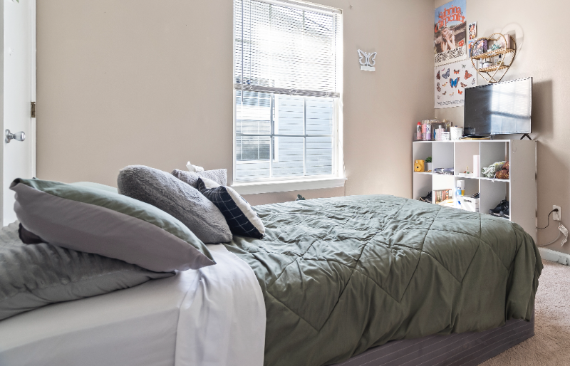 2051 W Windgate Ct - Photo 6 of 9