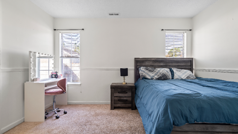 2051 W Windgate Ct - Photo 7 of 9