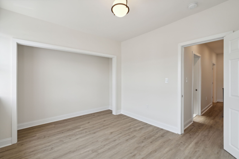 1814 S Taylor St - Photo 4 of 8