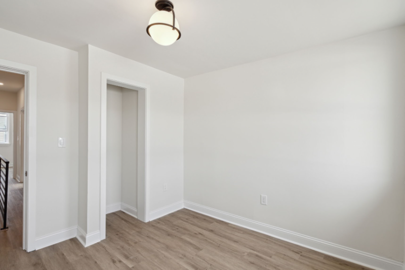 1814 S Taylor St - Photo 5 of 8