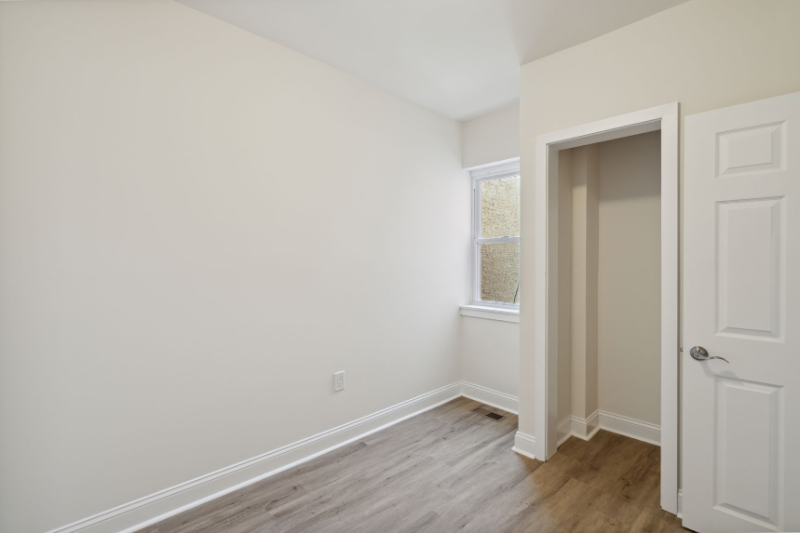 1814 S Taylor St - Photo 6 of 8