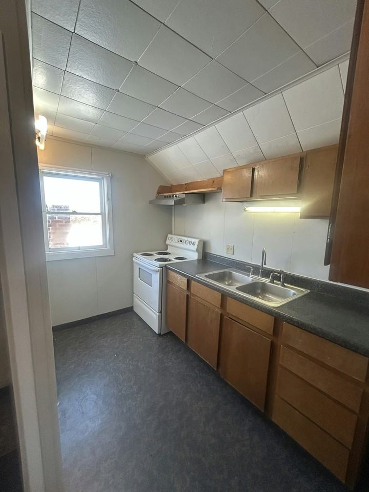 58 Main St, Unit 10 - Photo 3 of 12