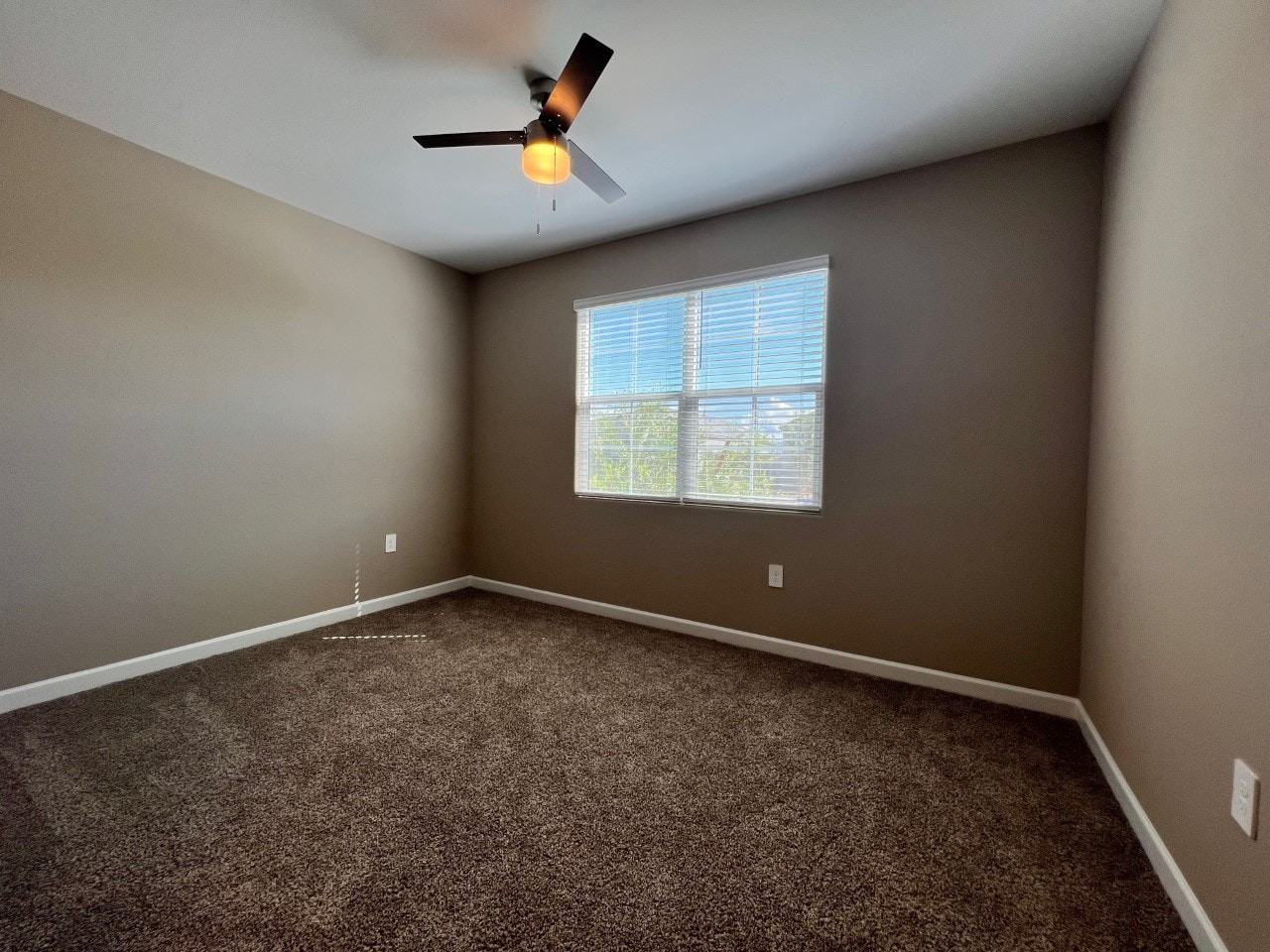 18844 West Madison Street - Photo 5 of 29