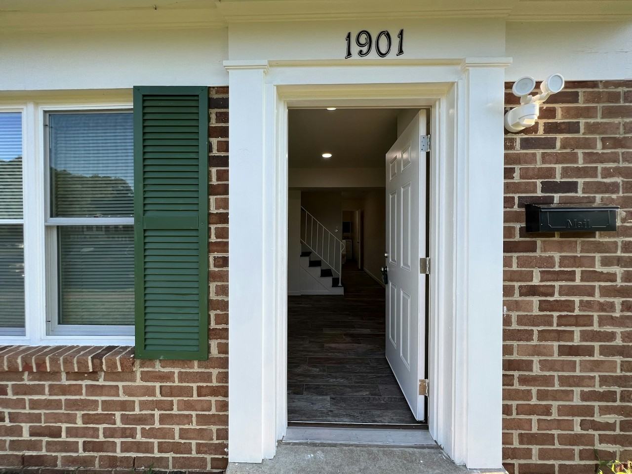 1901 Beaver Road - Photo 3 of 21