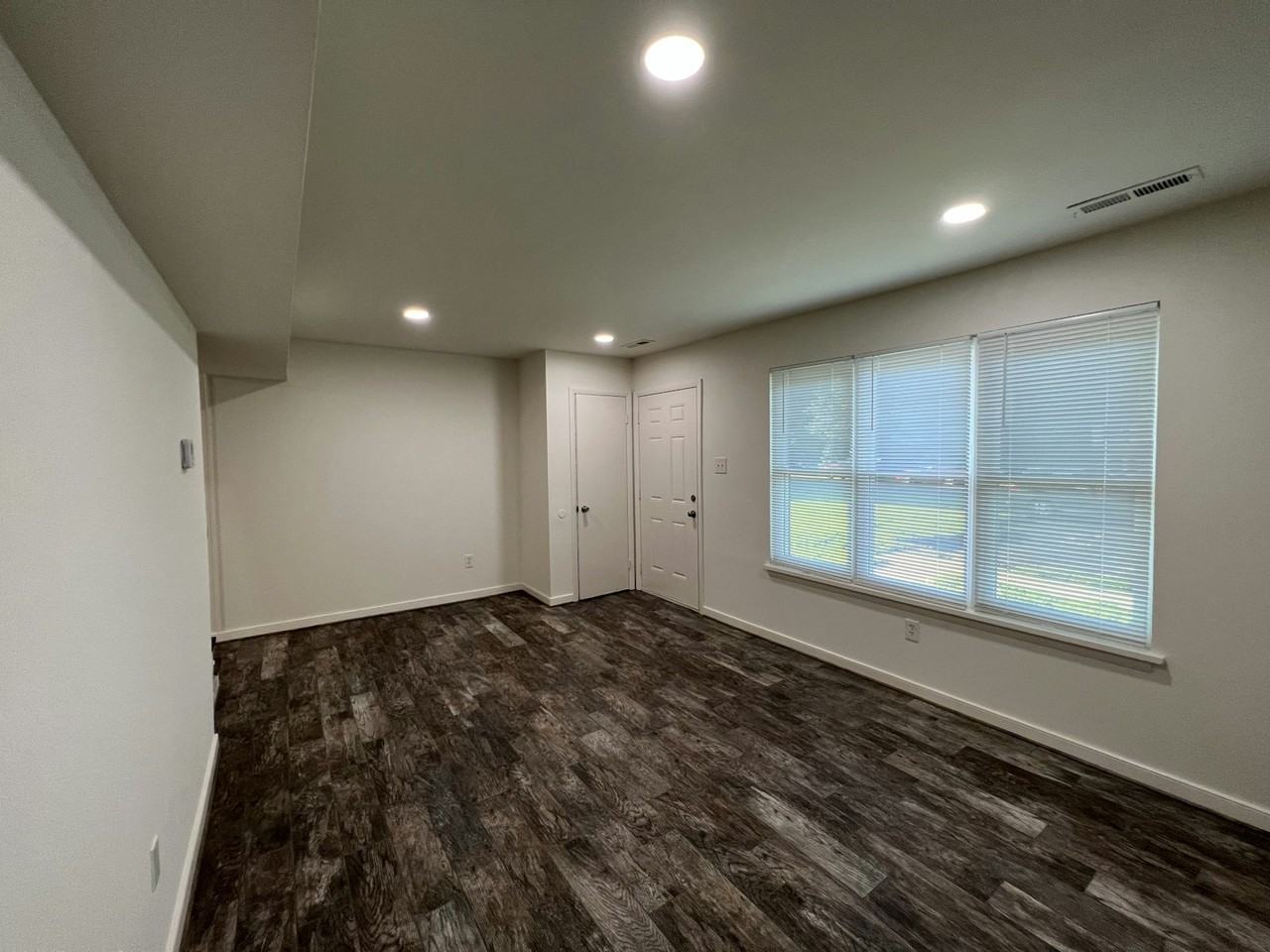 1901 Beaver Road - Photo 5 of 21