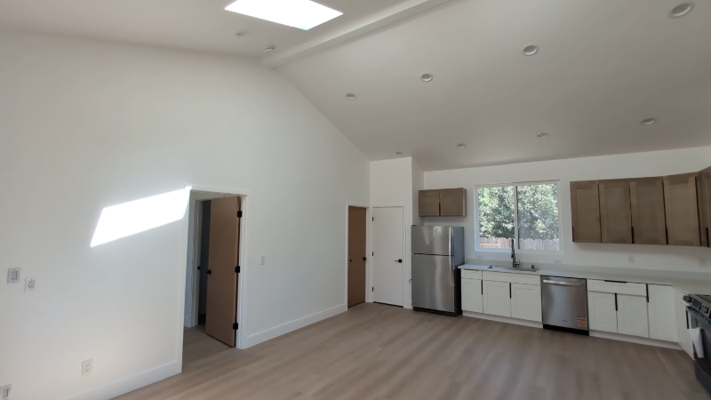 3036 Greenwood Dr - Photo 2 of 7