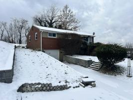 featured image of 215 Erhardt Dr