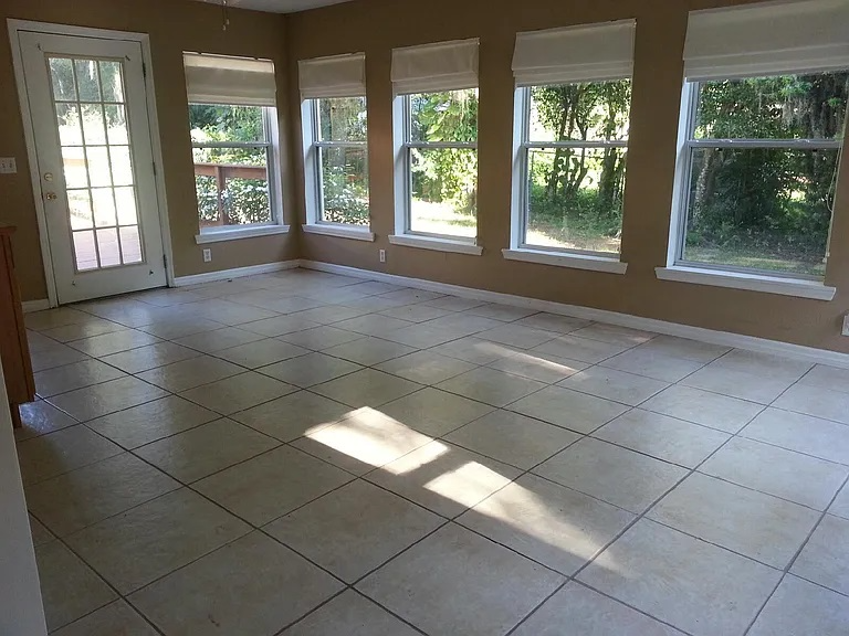 2456 Broadvue Ave - Photo 3 of 16