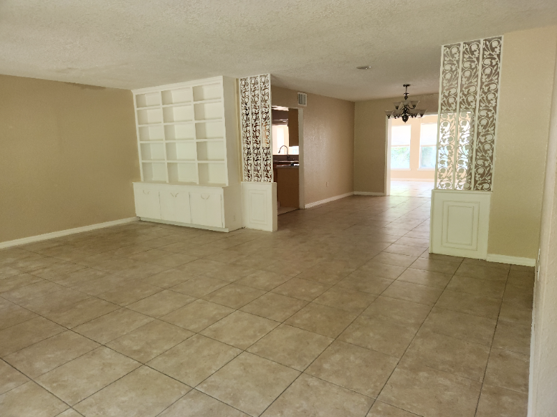 2456 Broadvue Ave - Photo 6 of 16