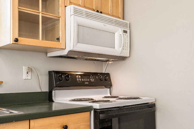 1591 Belmar Dr - Photo 5 of 13