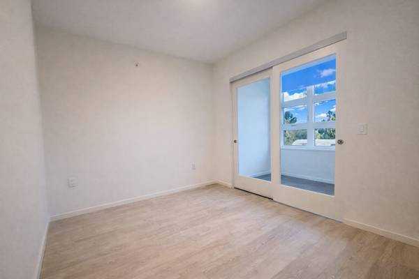 3264 Vanness Avenue - Photo 6 of 20