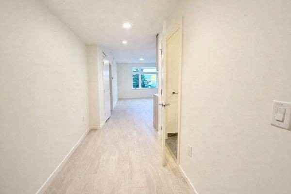 3264 Vanness Avenue - Photo 7 of 20