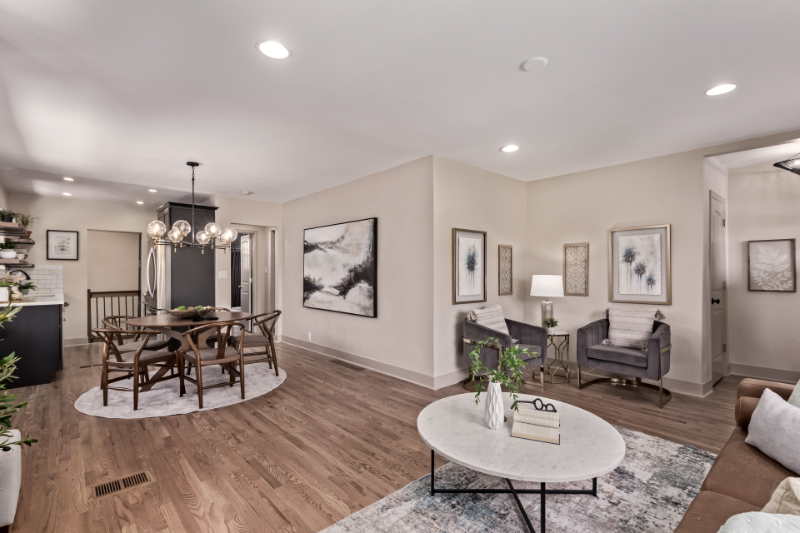 3208 N Fillmore St - Photo 4 of 19