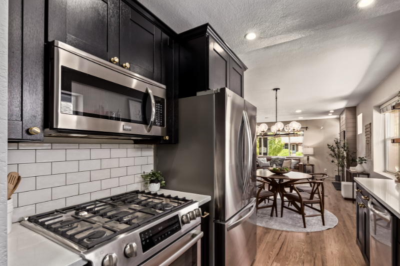 3208 N Fillmore St - Photo 7 of 19