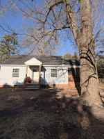 featured image of 1307 E Holly St