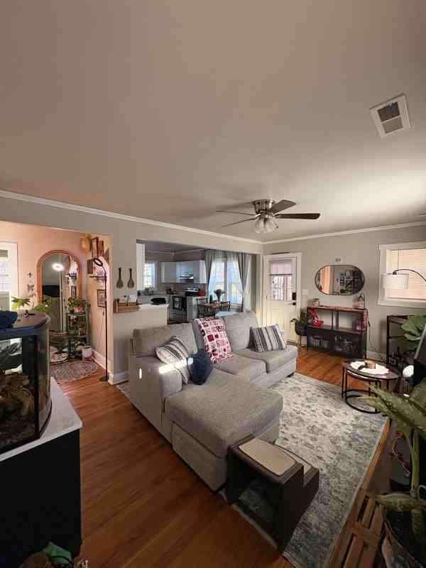 1307 E Holly St - Photo 2 of 17