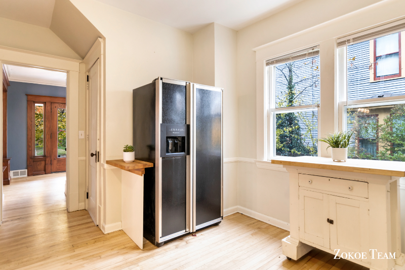 240 Calkins Ave Se - Photo 6 of 18