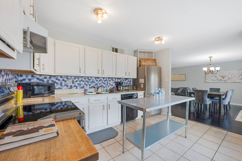 5604 Perrin St - Photo 2 of 13