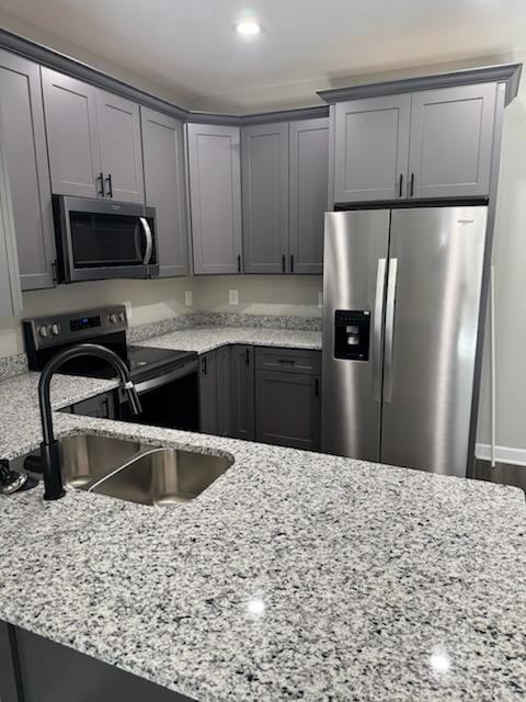 402 E Bledsoe St - Photo 4 of 13