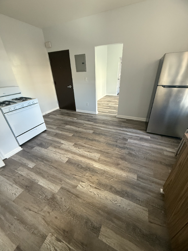 38 Franklin Ave #1L - Photo 2 of 11