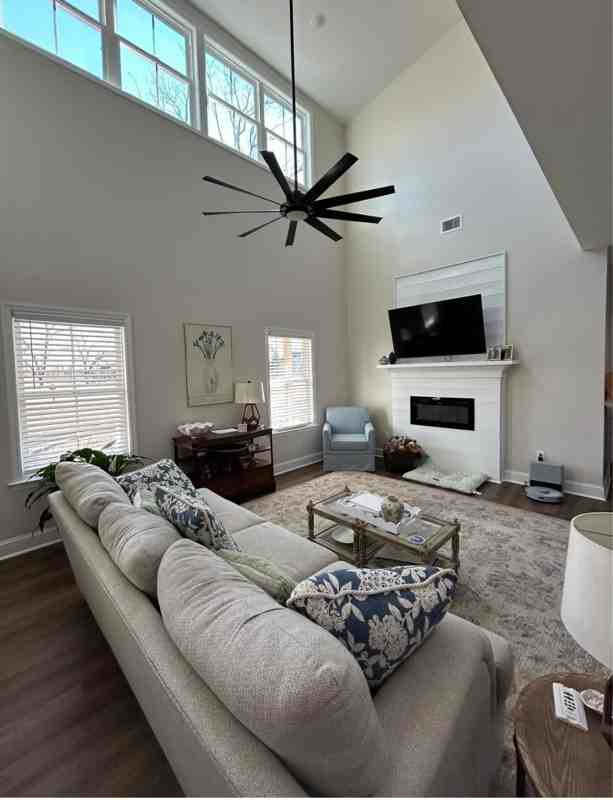 957 High Bluff Cir - Photo 2 of 12