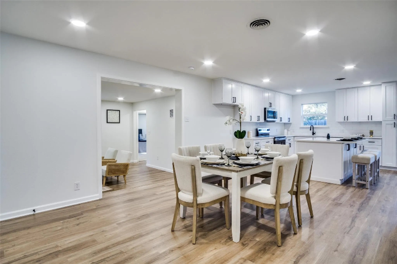 5812 Waltham Ave - Photo 2 of 16