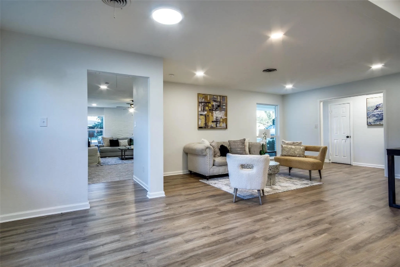 5812 Waltham Ave - Photo 3 of 16