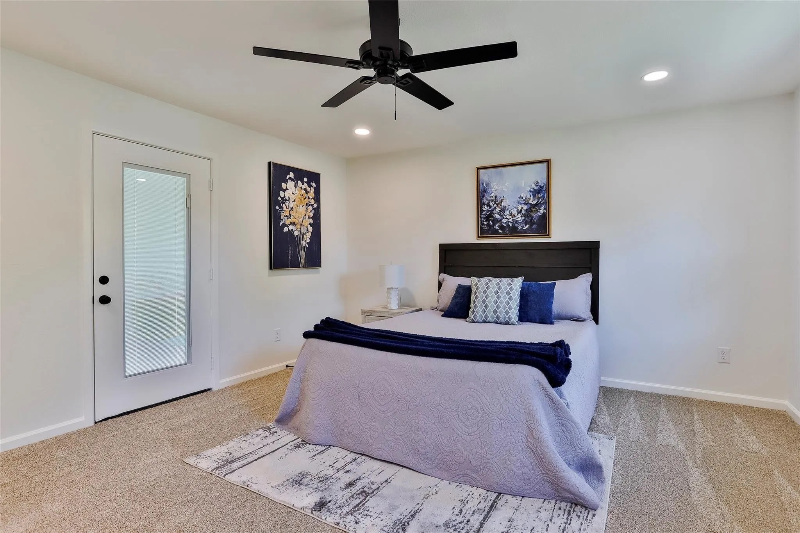 5812 Waltham Ave - Photo 4 of 16