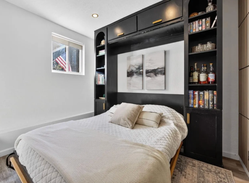 1295 Jasmine Way - Photo 3 of 5