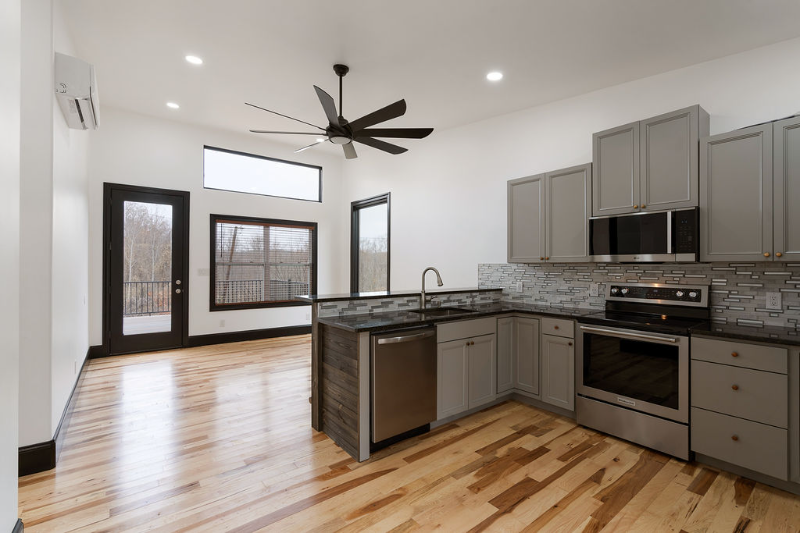 92 Riverside Dr - Photo 3 of 17