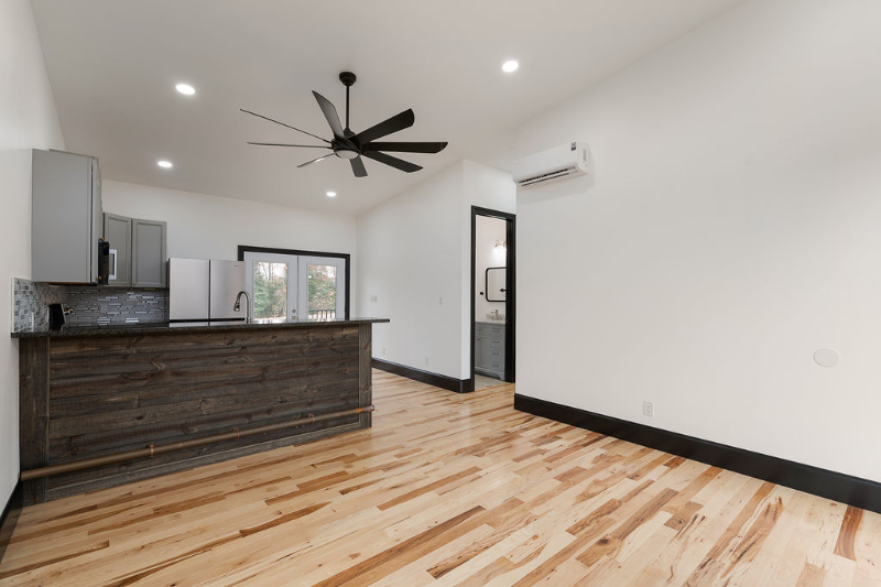 92 Riverside Dr - Photo 5 of 17