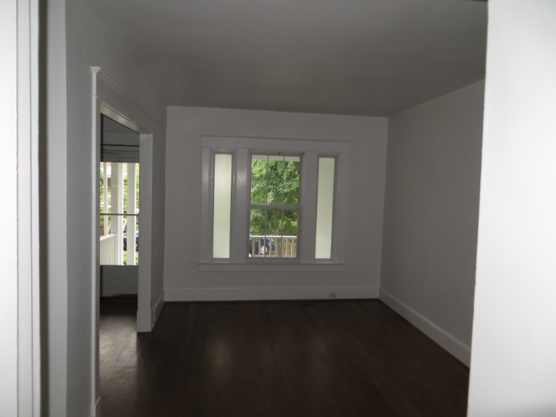 112 N Peyton St - Photo 4 of 4