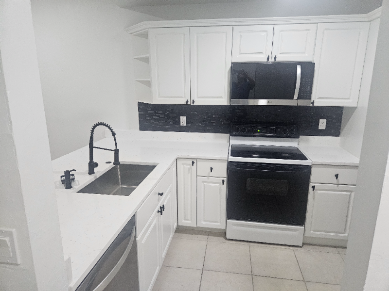 3732 Sw 7th Pl - Photo 3 of 12