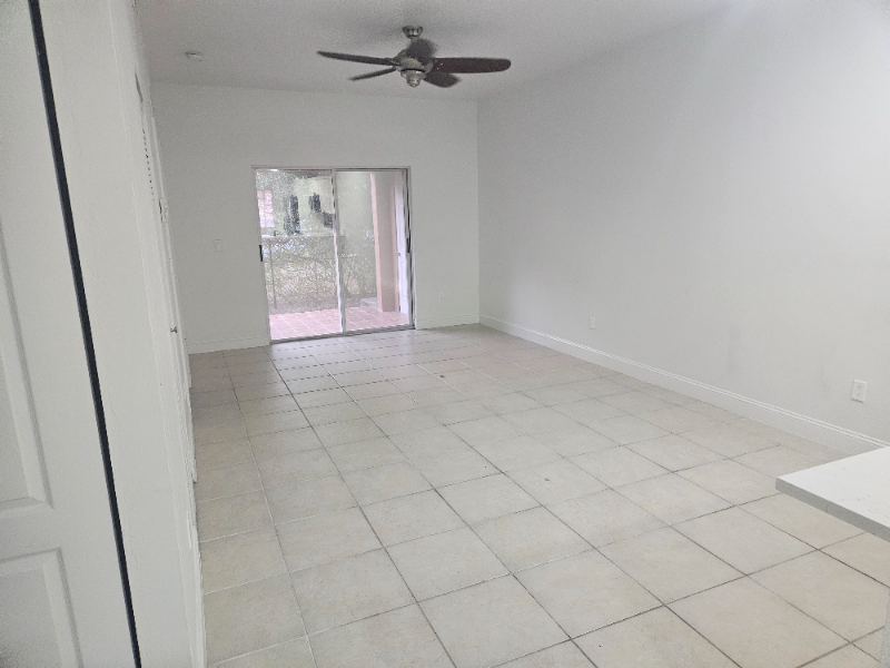 3732 Sw 7th Pl - Photo 5 of 12