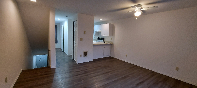 2214 Maplewood Dr S - Photo 2 of 12