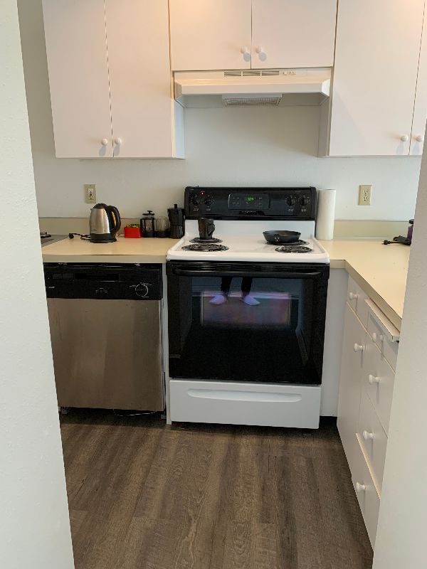 2214 Maplewood Dr S - Photo 4 of 12