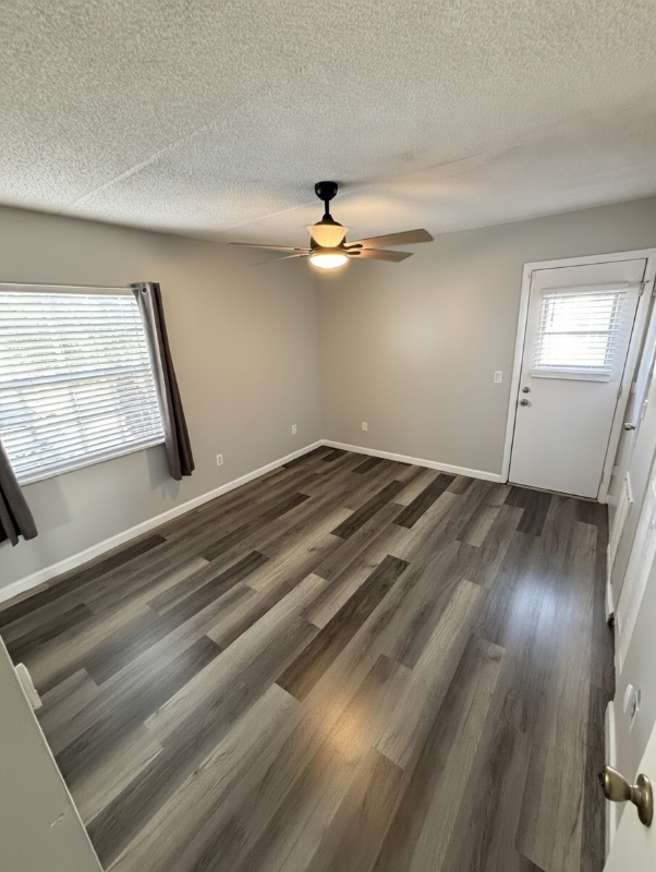 4932 W Gandy Blvd - Photo 3 of 8