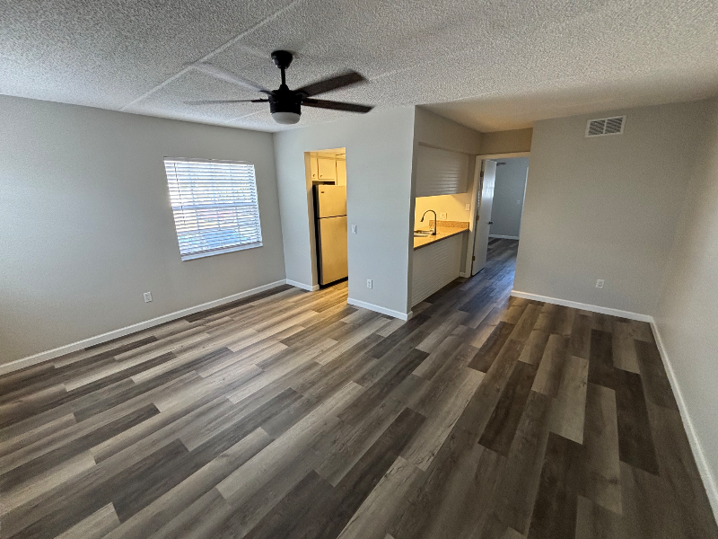 4932 W Gandy Blvd - Photo 4 of 8