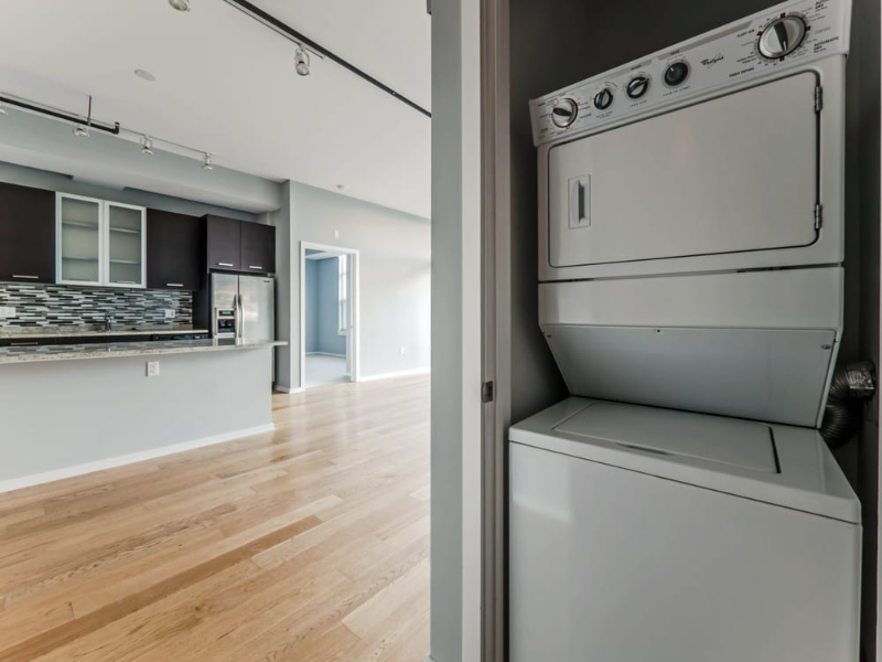 1169 S Plymouth Ct - Photo 2 of 6