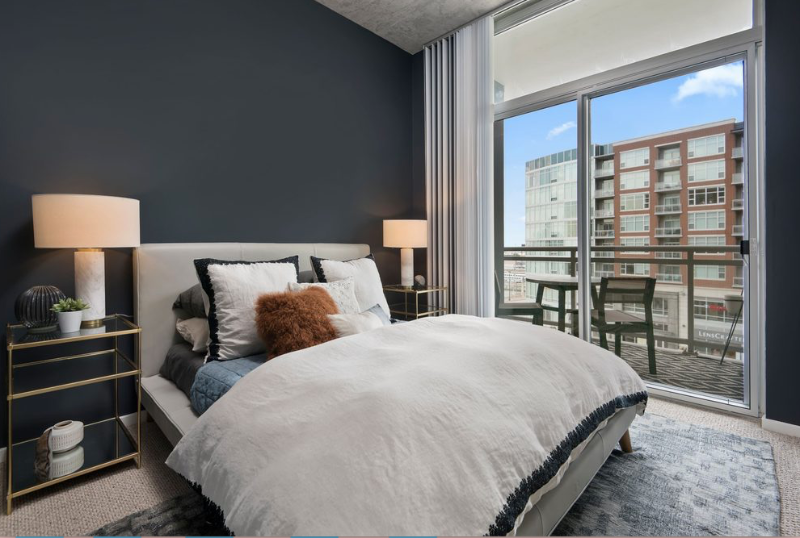 1169 S Plymouth Ct - Photo 3 of 6